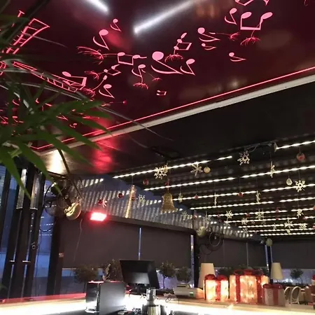 Moulin Bleu 3*