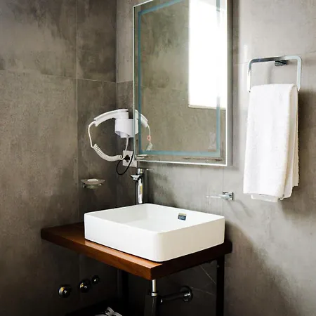 Moulin Bleu 酒店 地拉那